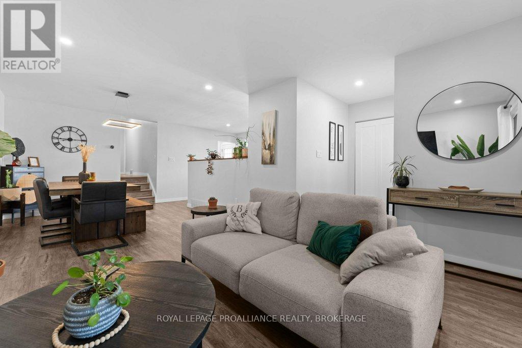 26 WOODSTONE CRESCENT - 7