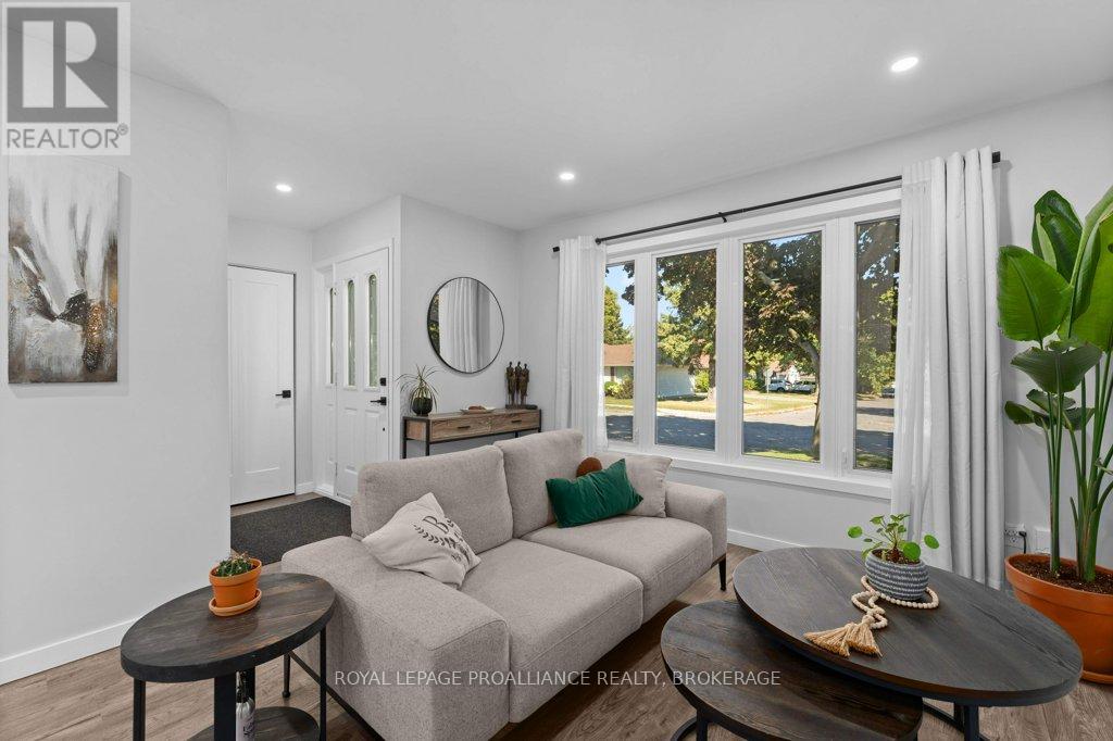 26 WOODSTONE CRESCENT - 8