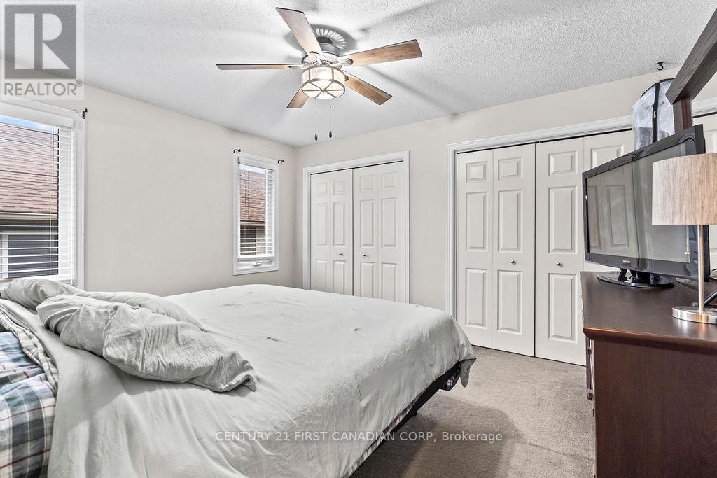 17 COTTONWOOD DRIVE E - 24