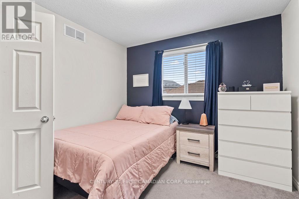 17 COTTONWOOD DRIVE E Property Photo