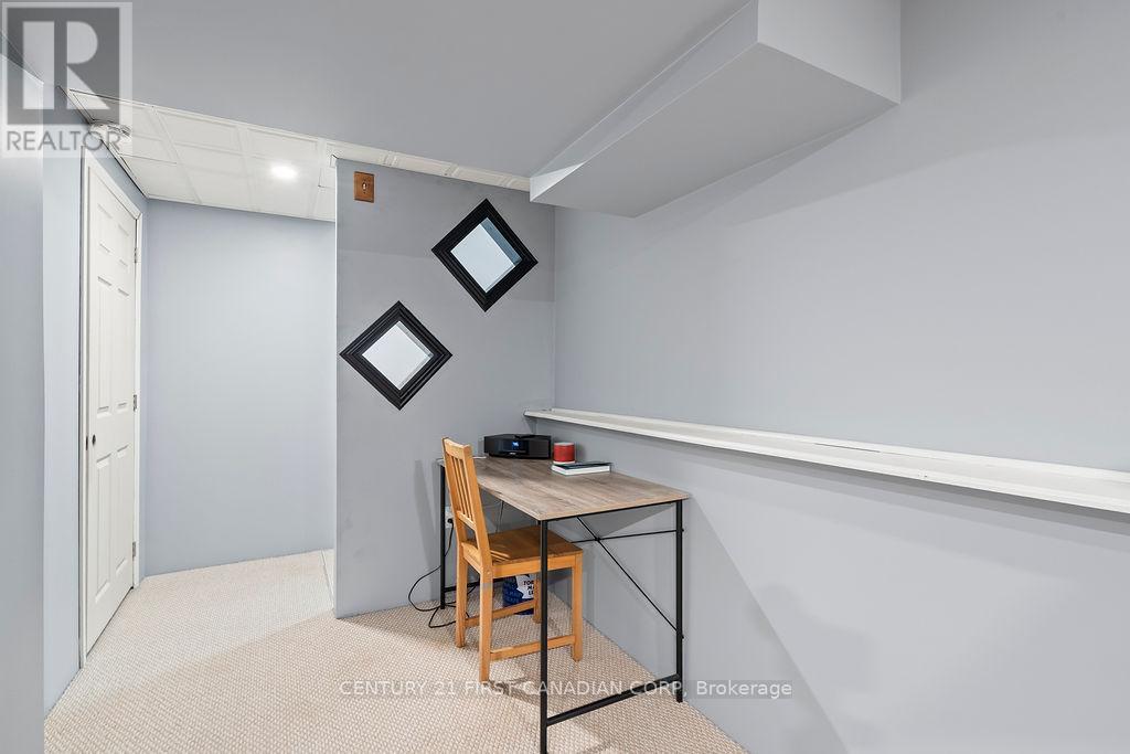 17 COTTONWOOD DRIVE E Property Photo