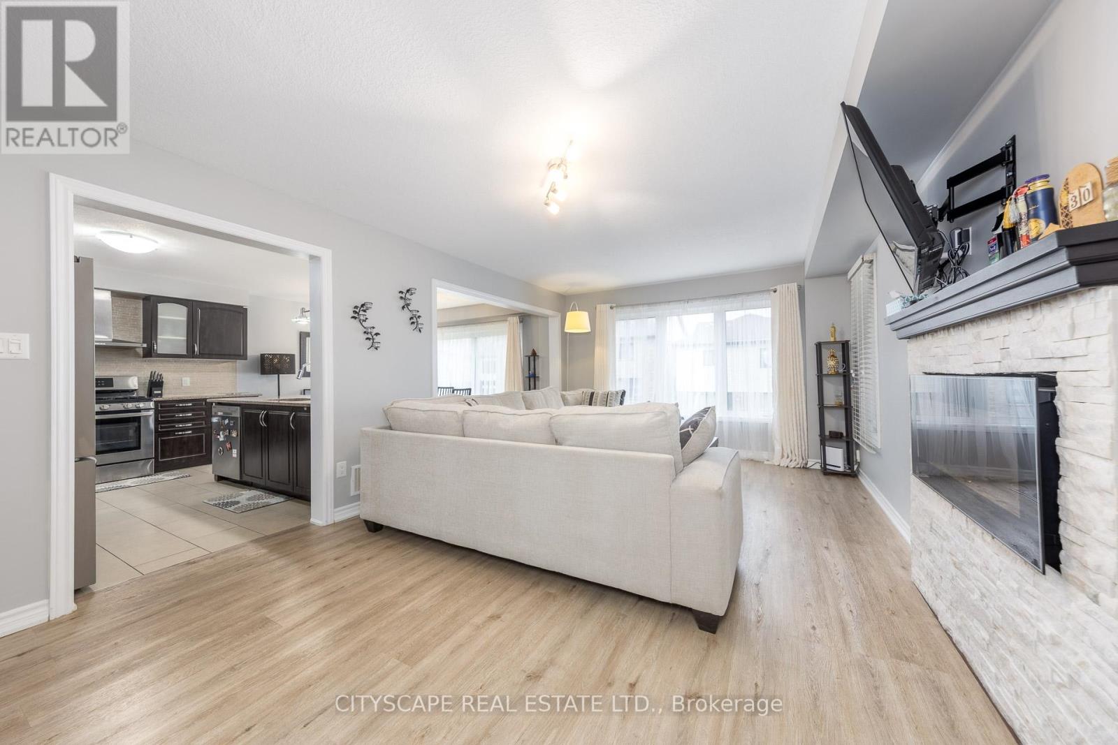121 CRAFTER CRESCENT - 7