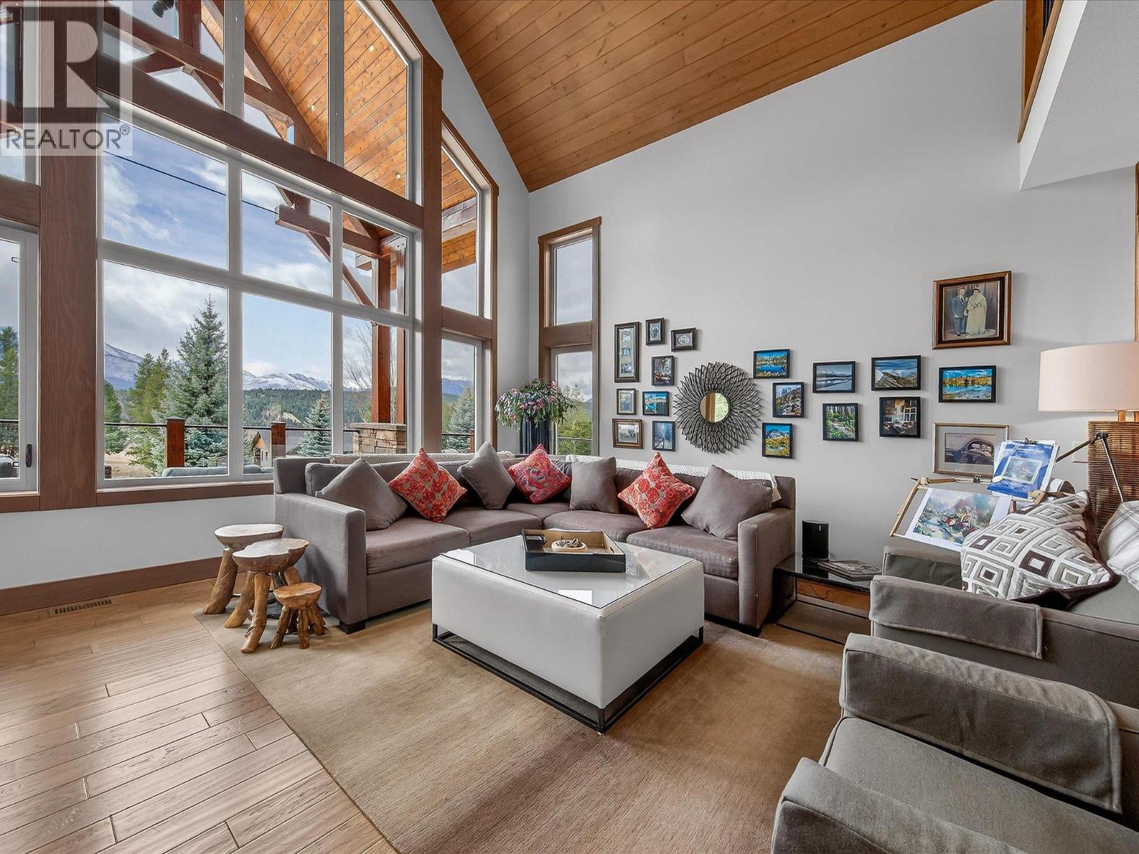  7540 Springs Terrace, Radium Hot Springs