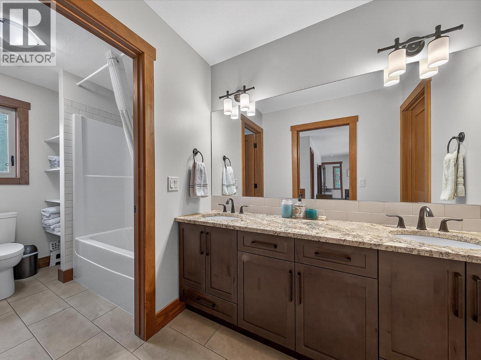  7540 Springs Terrace, Radium Hot Springs