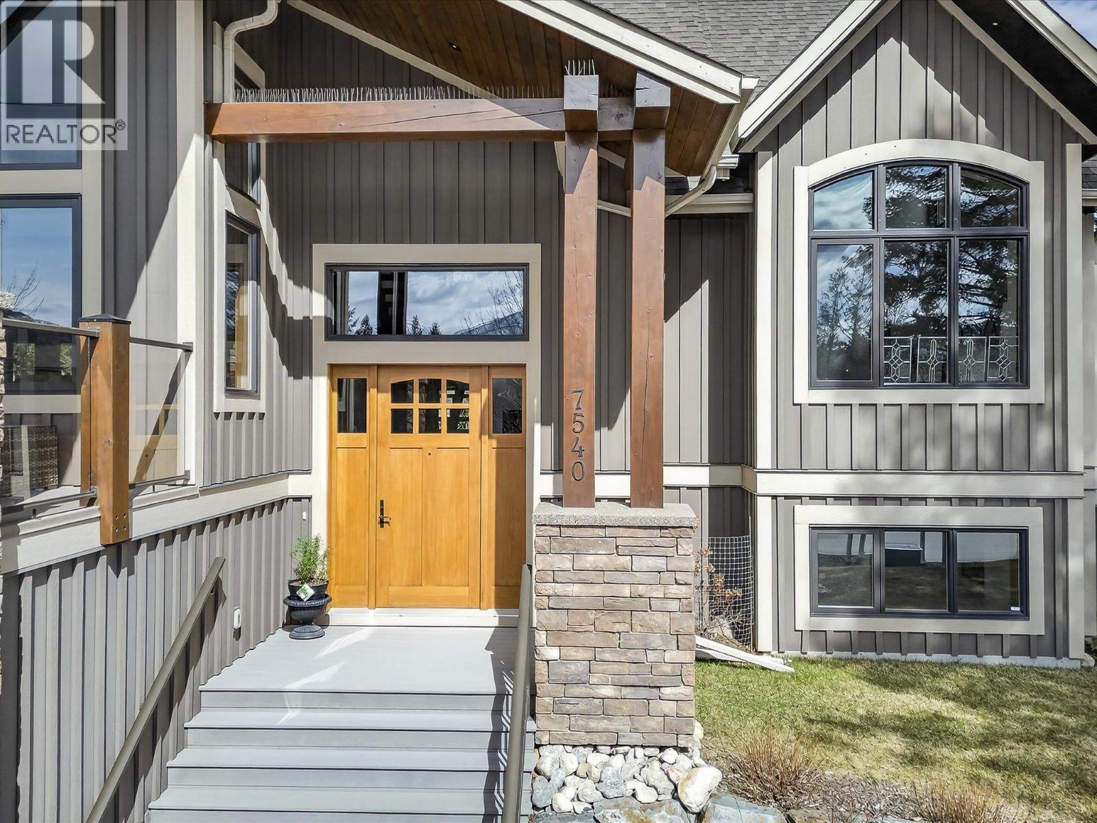  7540 Springs Terrace, Radium Hot Springs