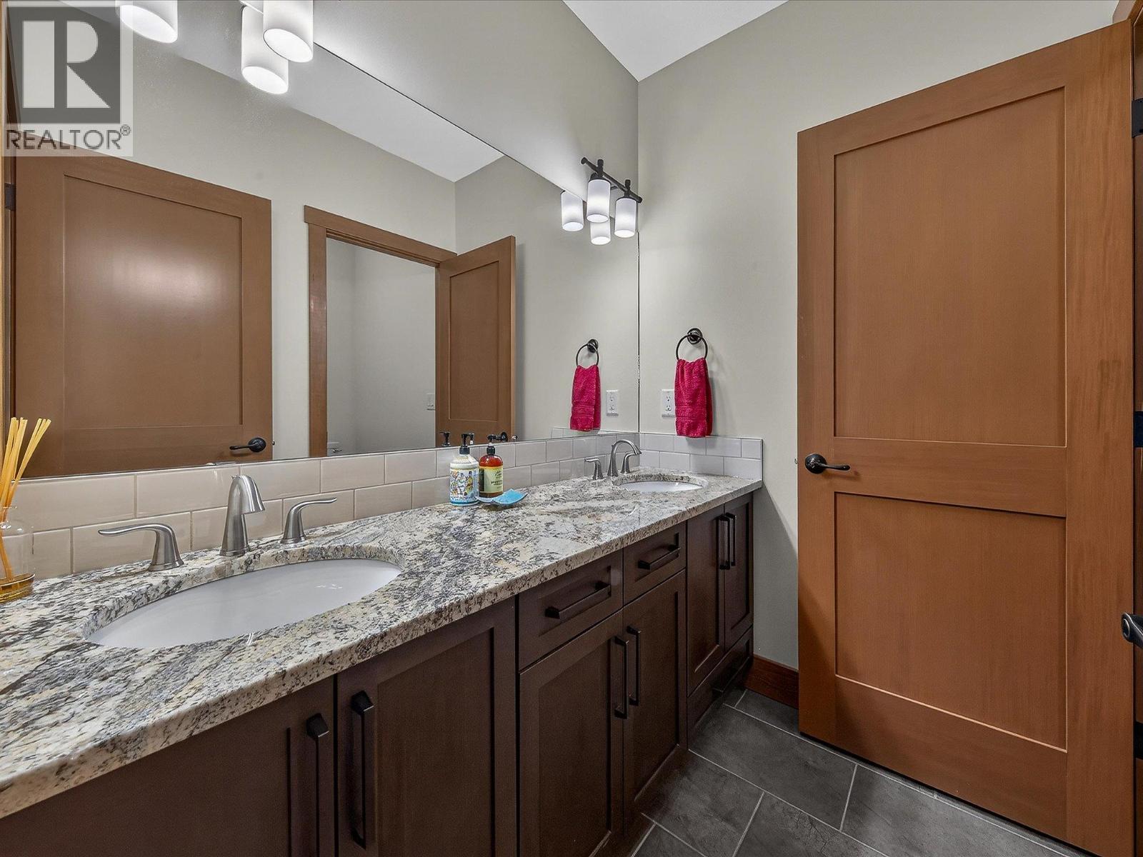  7540 Springs Terrace, Radium Hot Springs