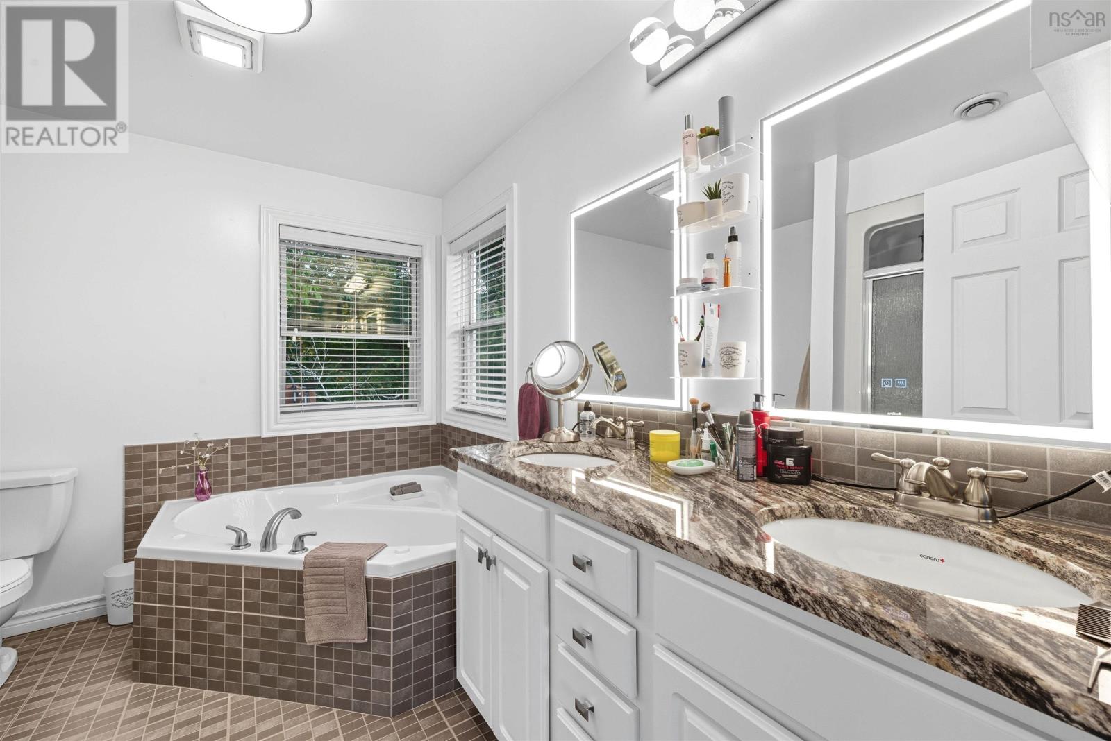 55 DONALDSON AVENUE - 27