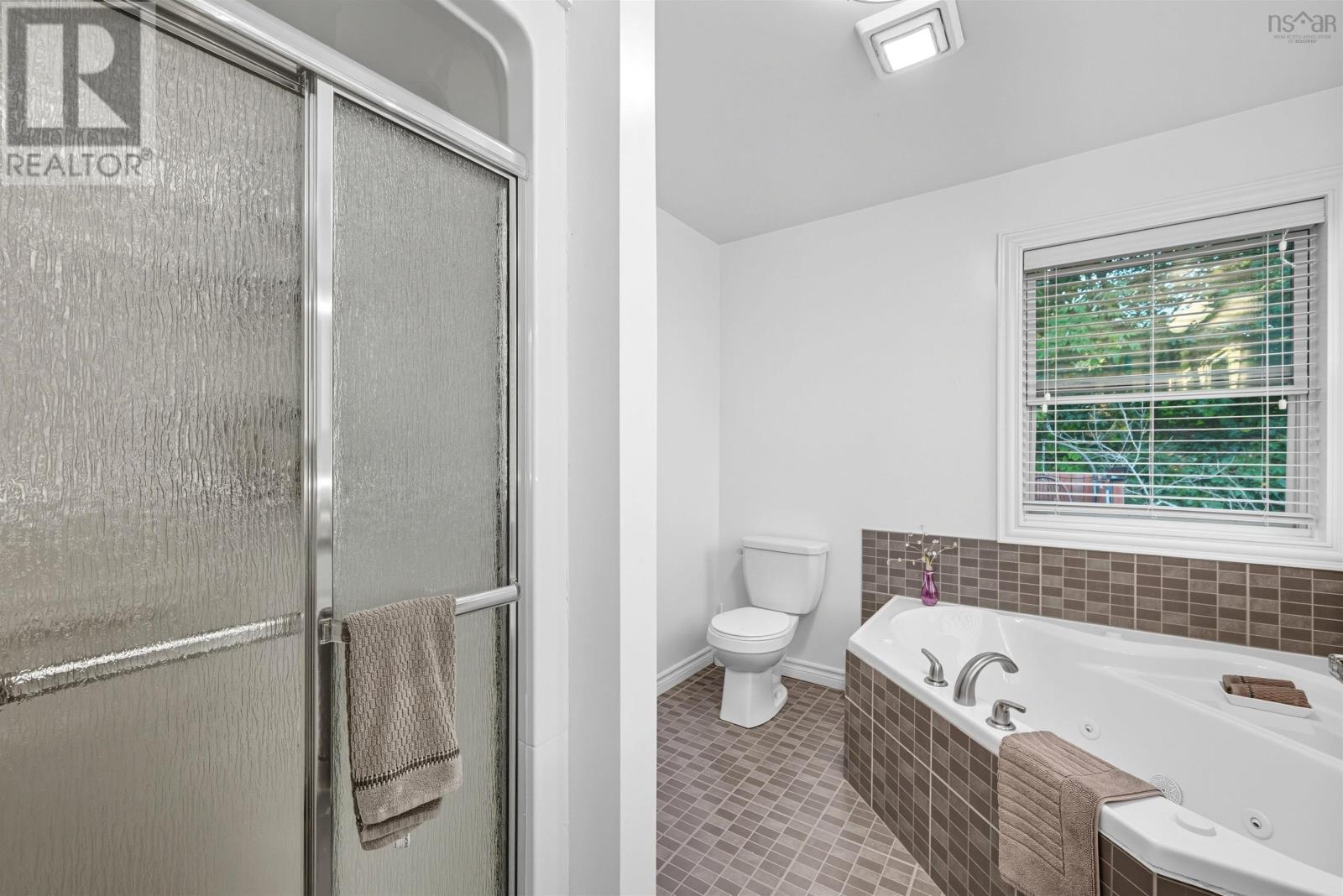 55 DONALDSON AVENUE - 28