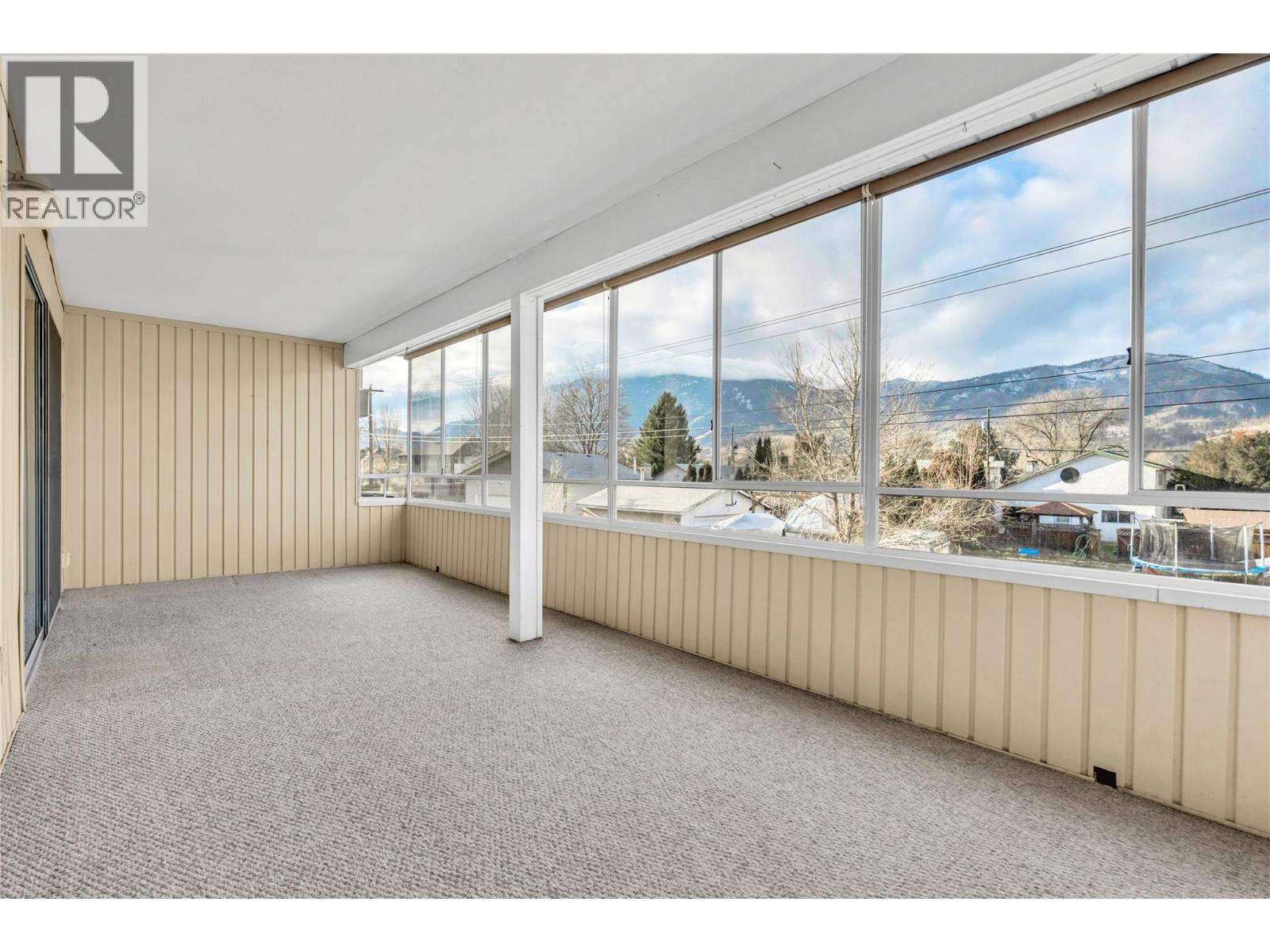 #208 272 GREEN AVENUE W - 15