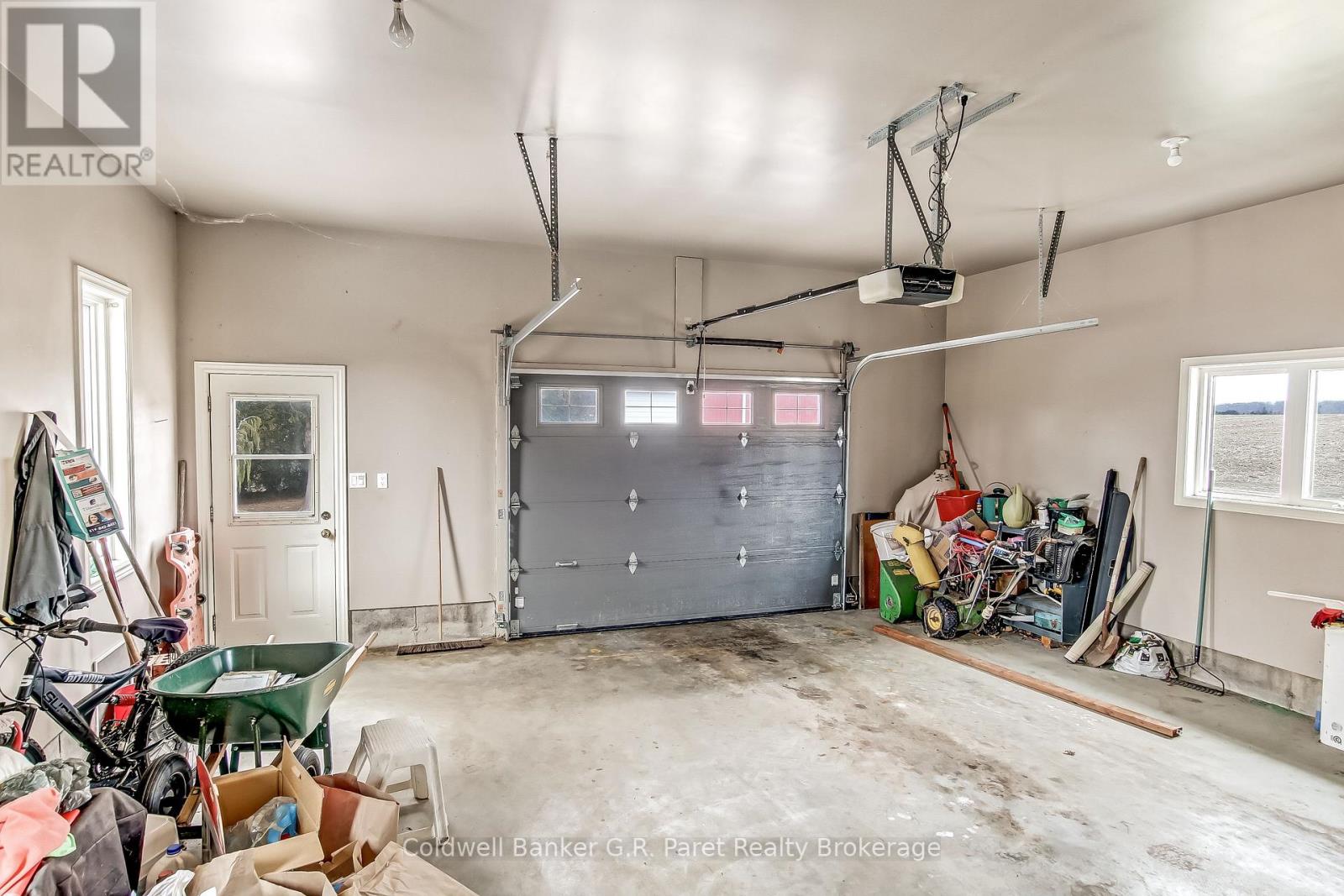 1.5 Car Garage