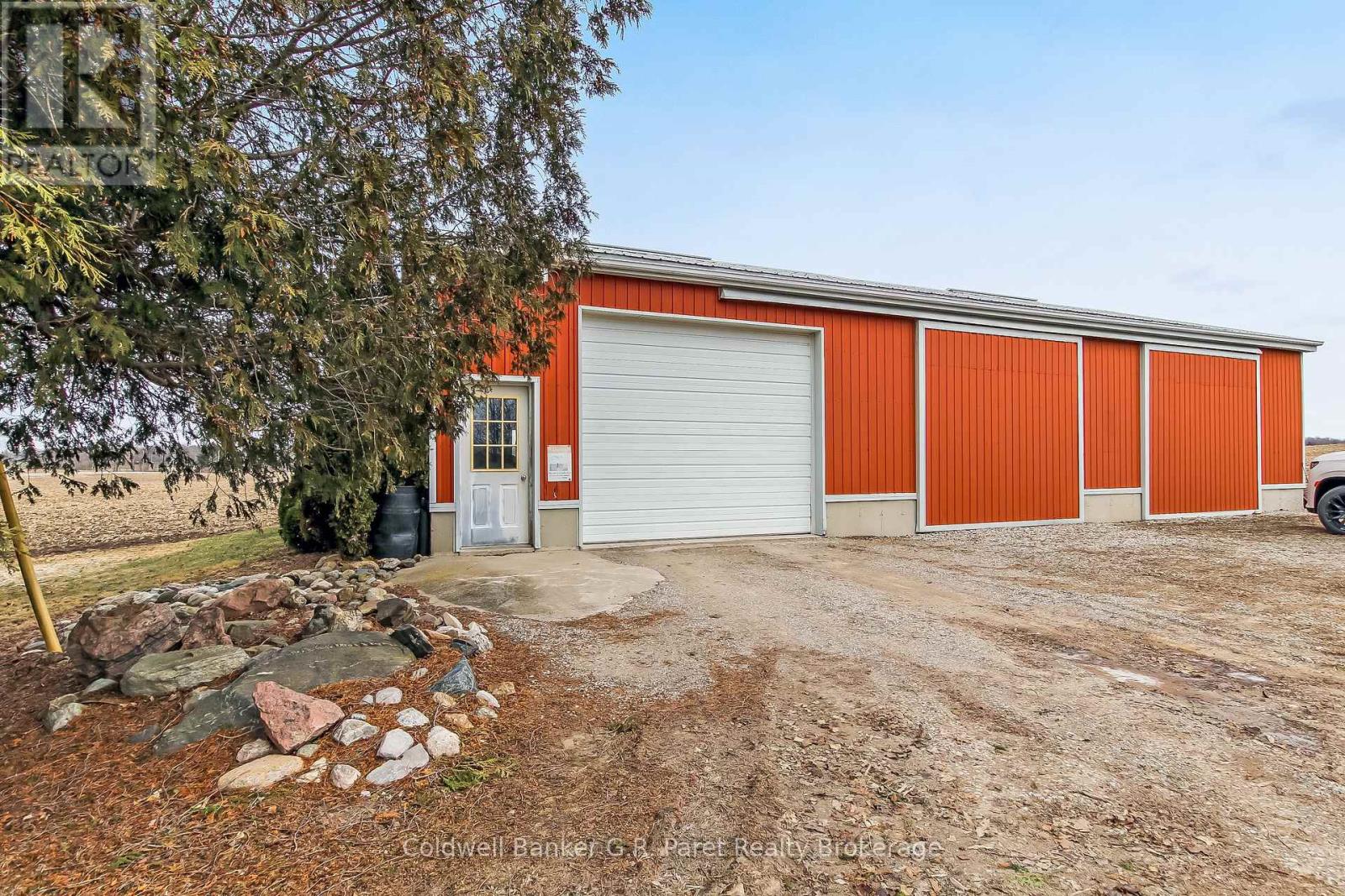 Barn (60 X 30)
