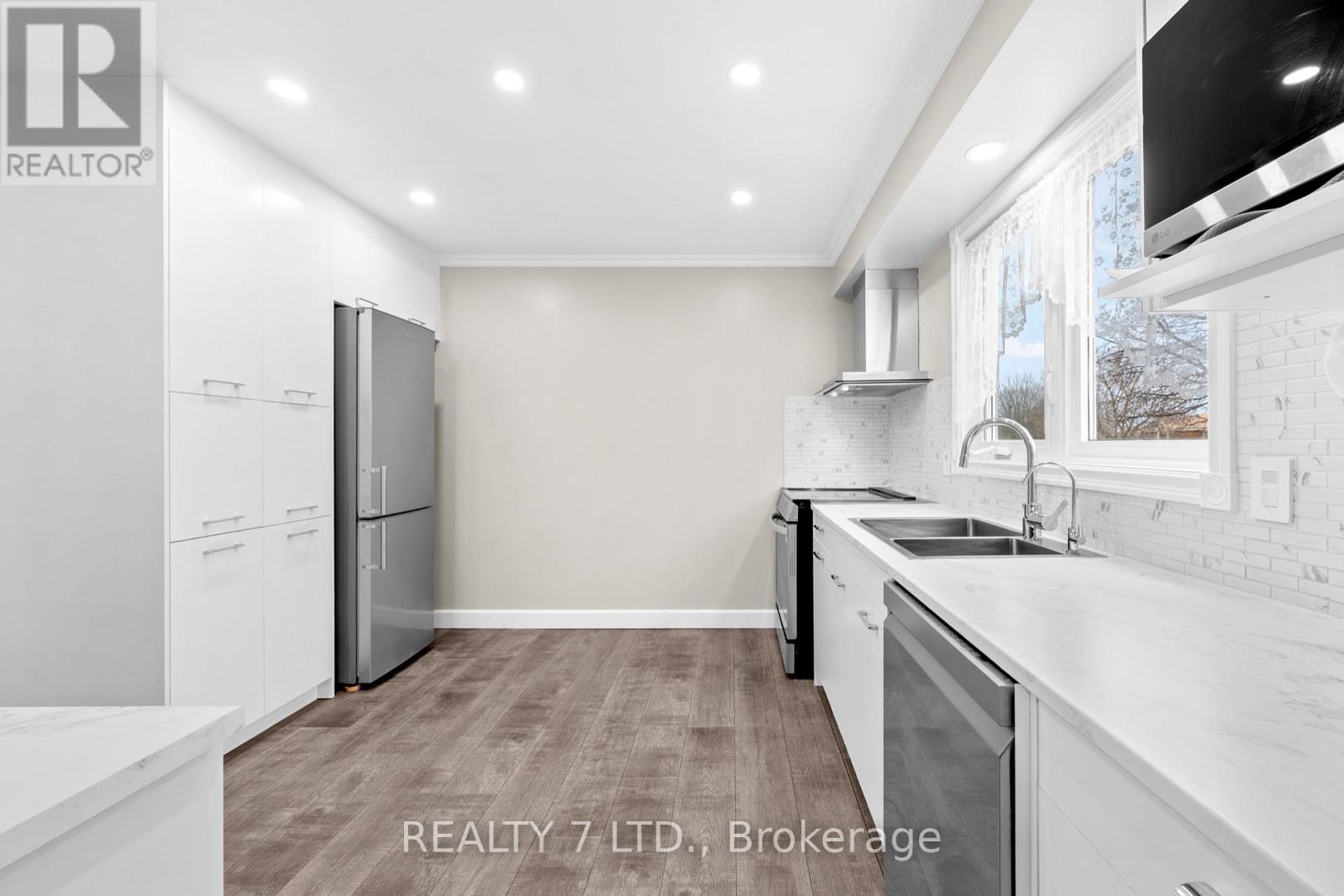 6479 BURWOOD AVENUE - 7