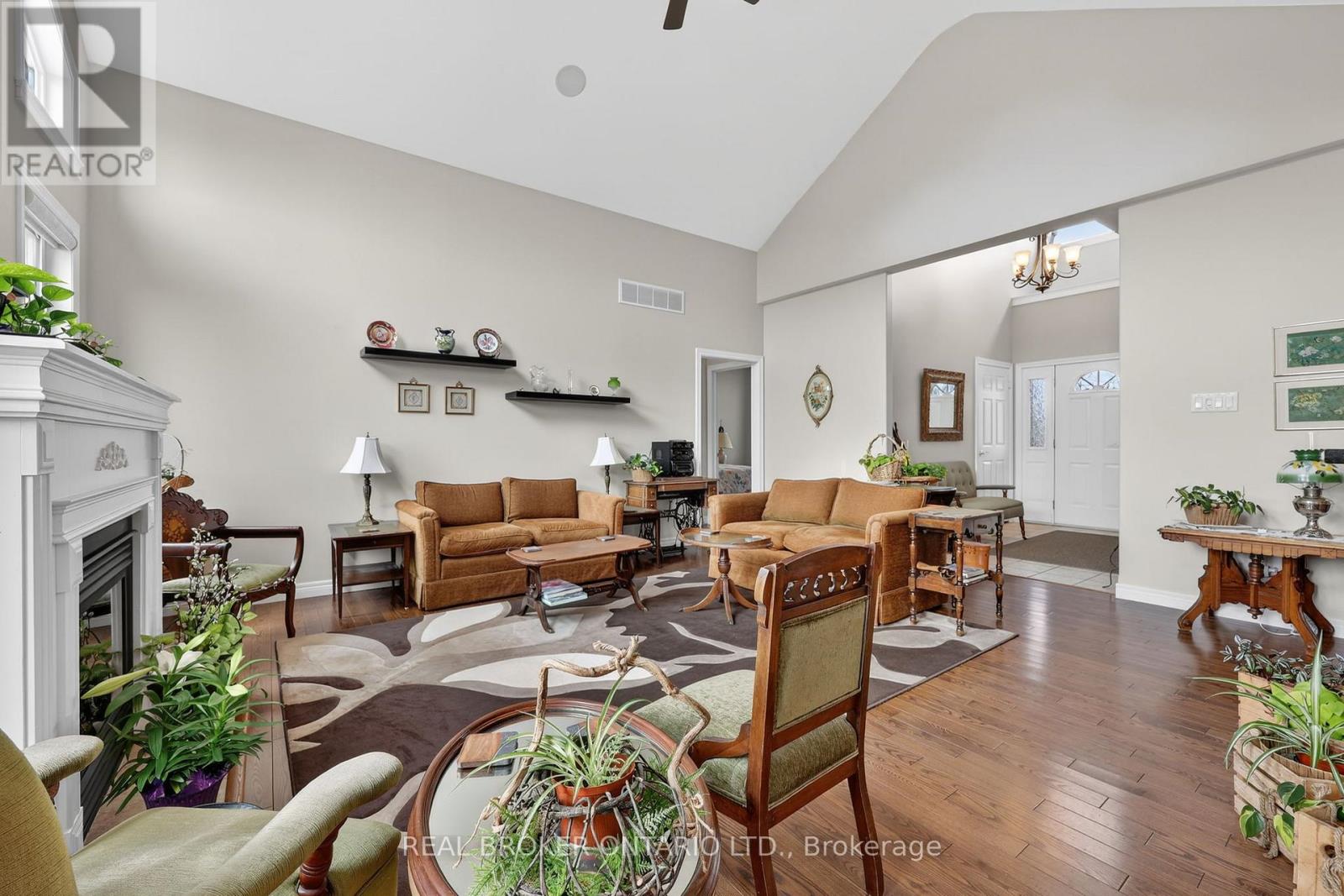 20 BASSWOOD CIRCLE - 19