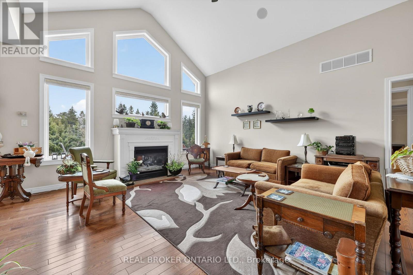 20 BASSWOOD CIRCLE - 20