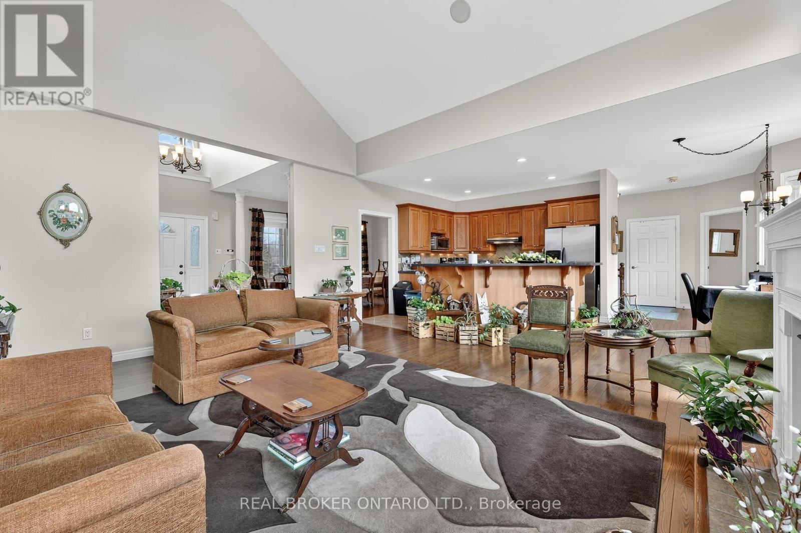 20 BASSWOOD CIRCLE - 22