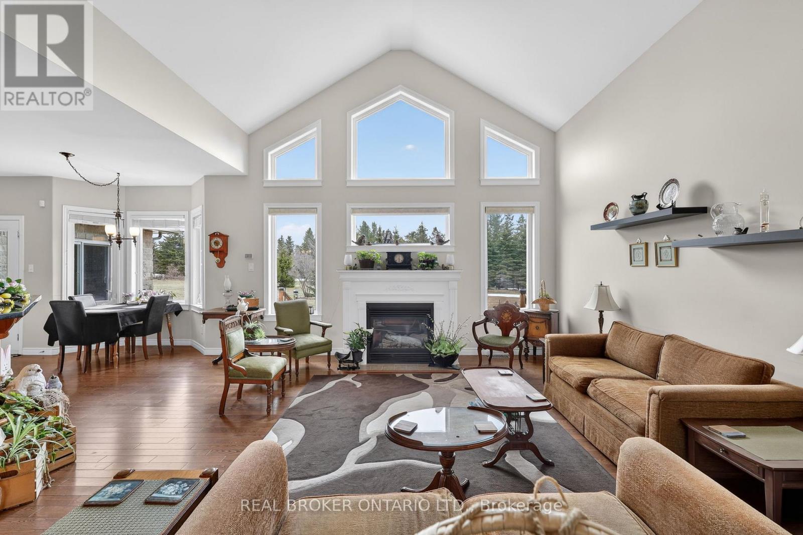 20 BASSWOOD CIRCLE - 23