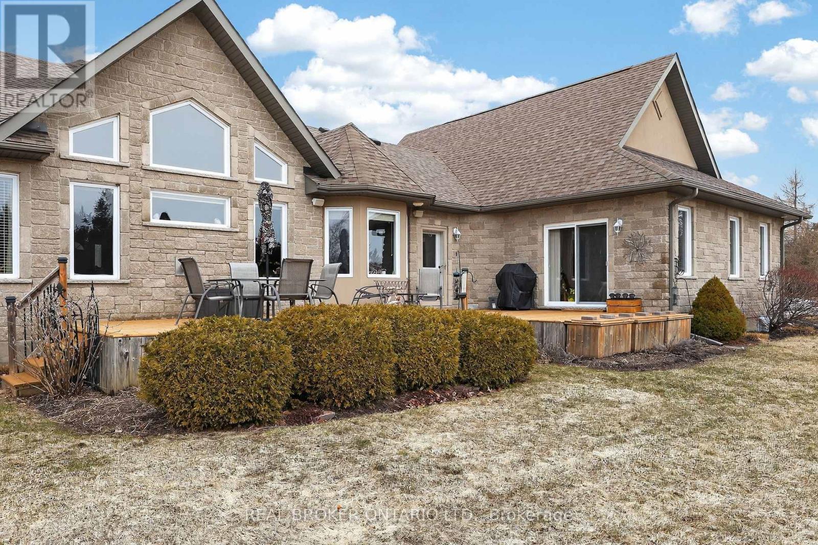 20 BASSWOOD CIRCLE - 38