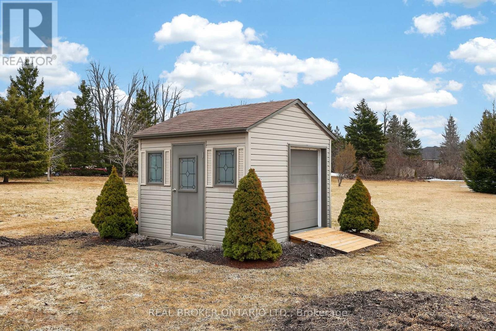 20 BASSWOOD CIRCLE - 42