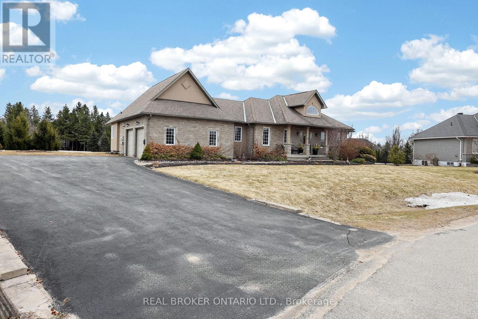 20 BASSWOOD CIRCLE - 44