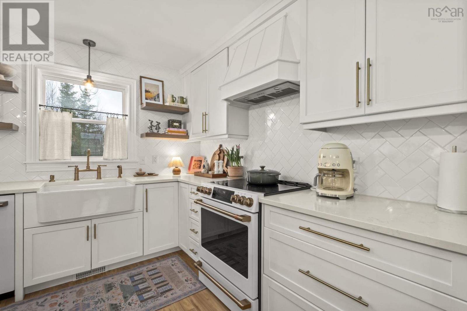 Property 14 of 42 of 15 Acorn Avenue