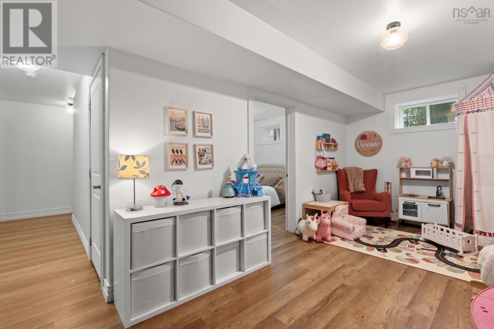 Property 33 of 42 of 15 Acorn Avenue