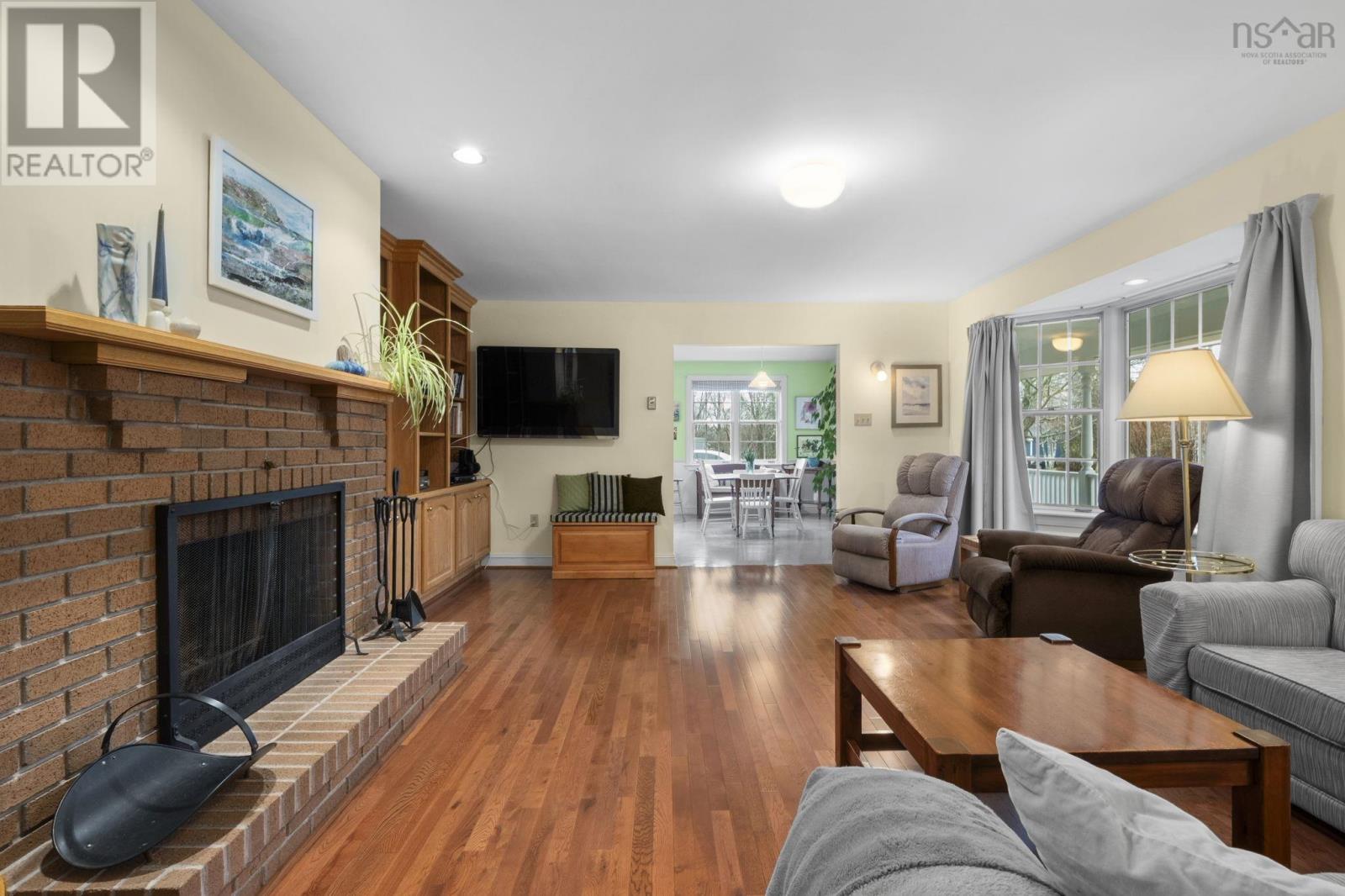 Property 7 of 50 of 93 Fraser Road