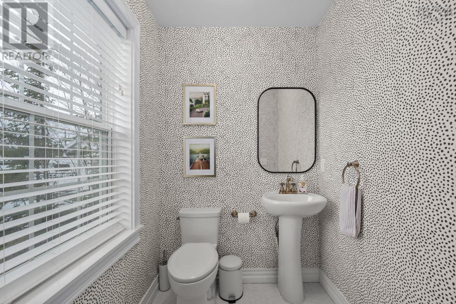 Property 21 of 42 of 15 Acorn Avenue