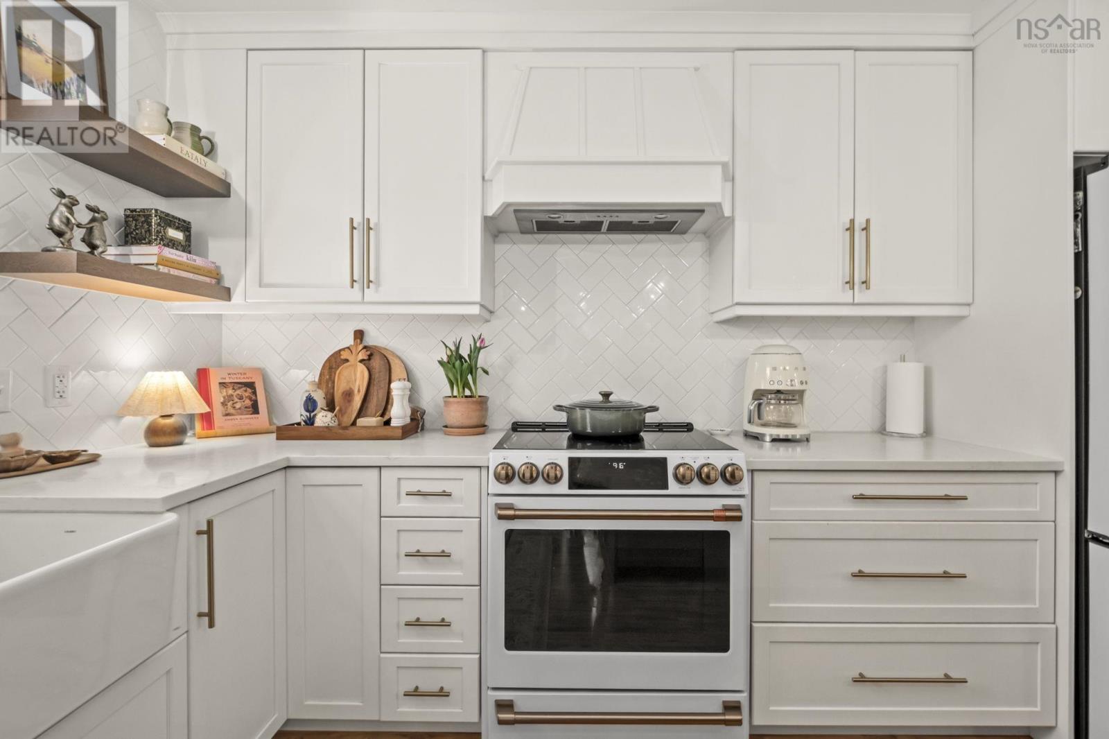 Property 13 of 42 of 15 Acorn Avenue