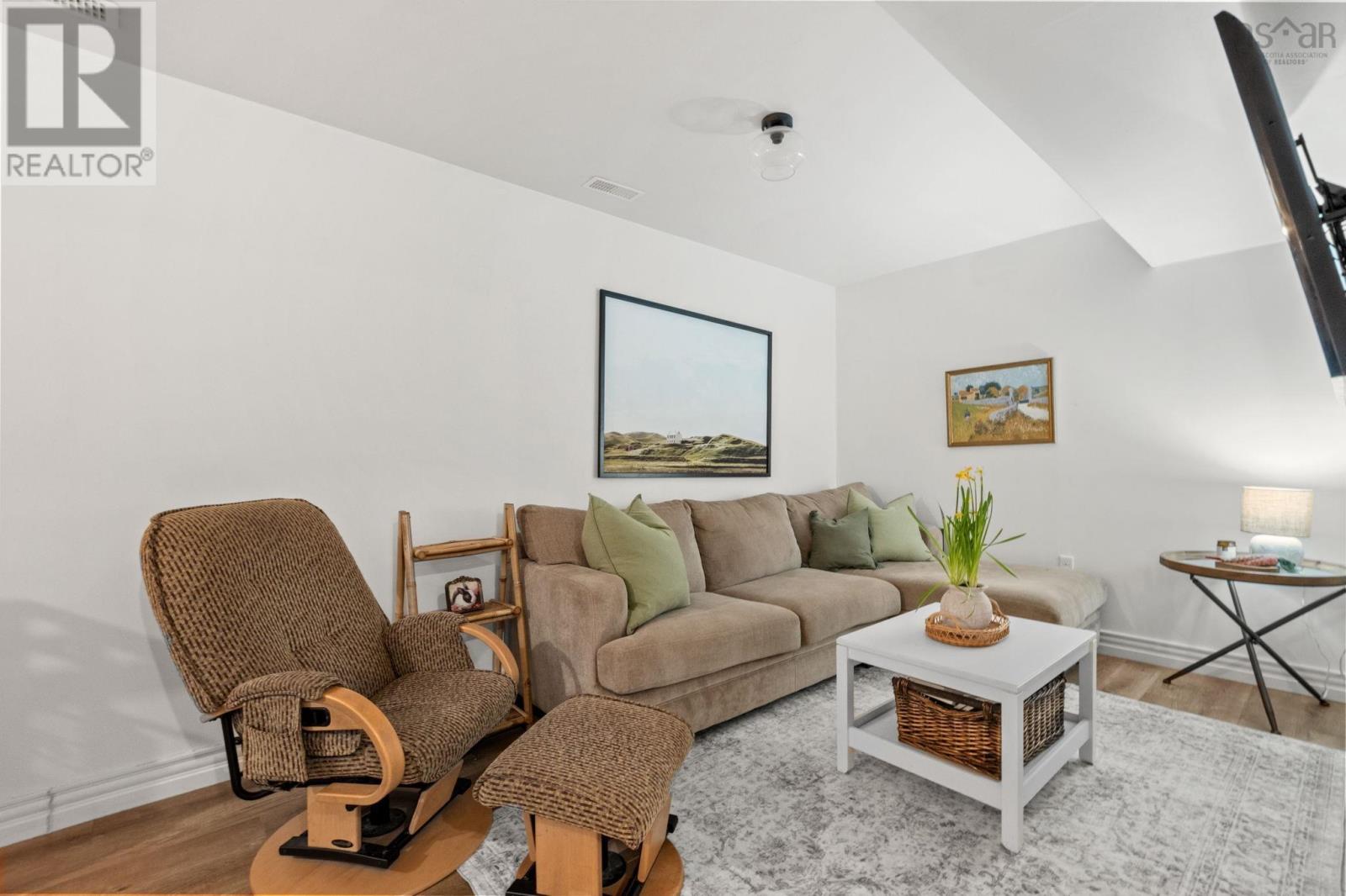 Property 32 of 42 of 15 Acorn Avenue