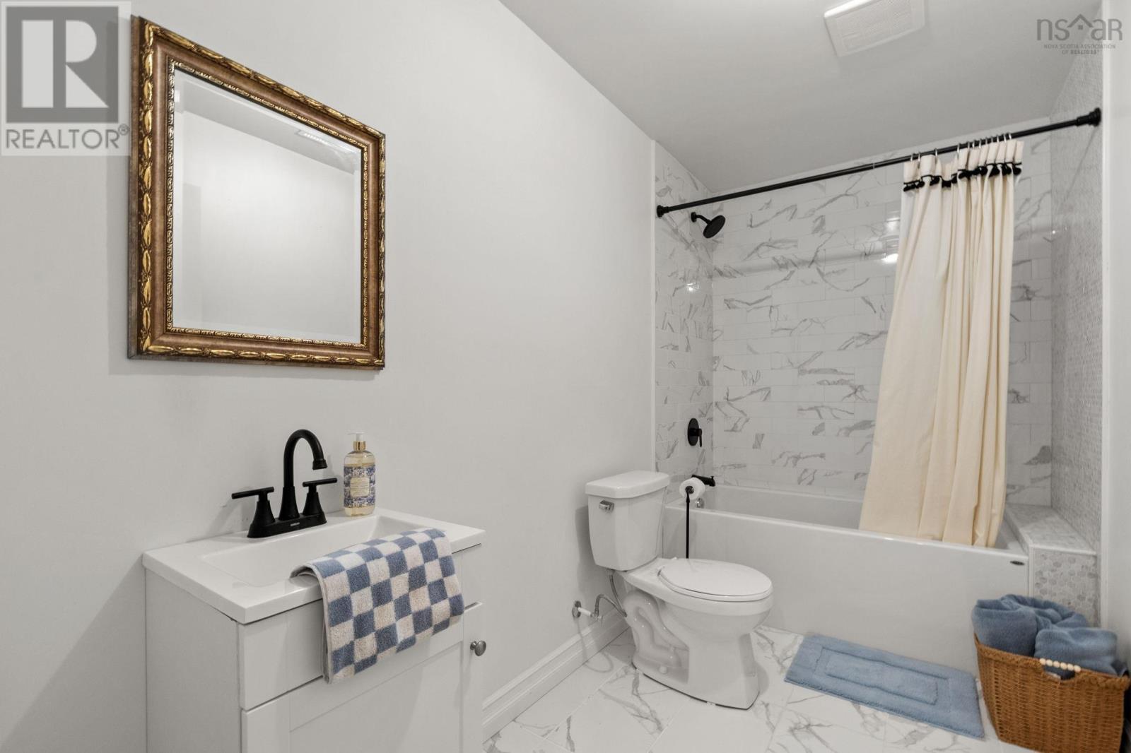 Property 35 of 42 of 15 Acorn Avenue