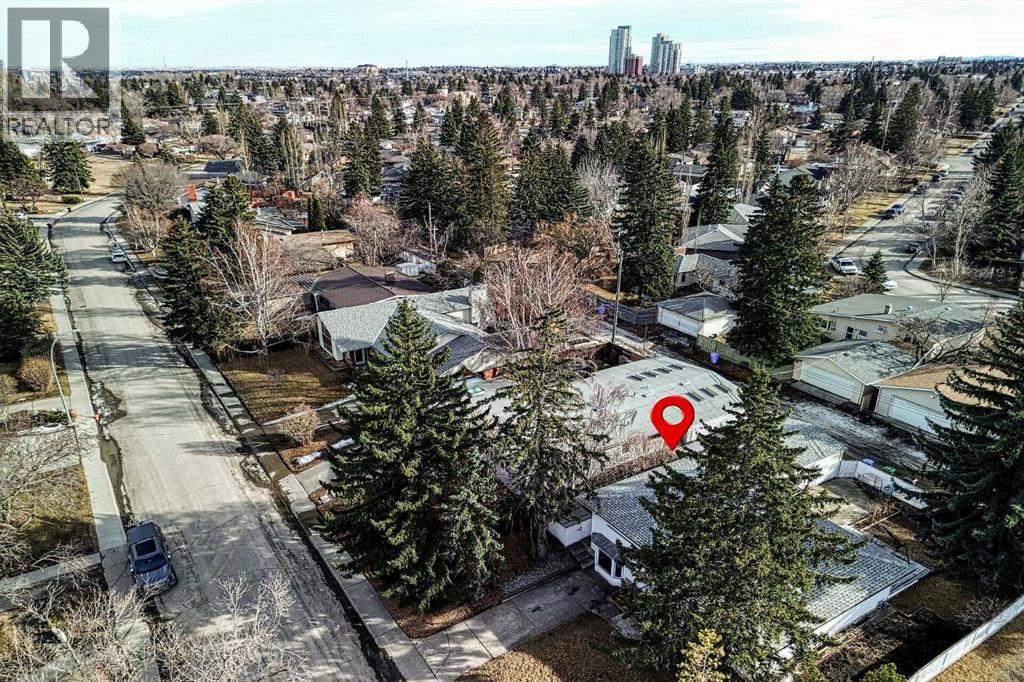 Single Family House 4 Level for Sale in  Wildwood Drive SW Wildwood Calgary 