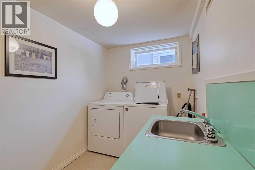 Single Family House 4 Level for Sale in  Wildwood Drive SW Wildwood Calgary 