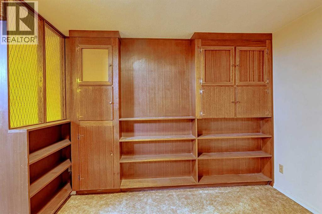 Single Family House 4 Level for Sale in  Wildwood Drive SW Wildwood Calgary 