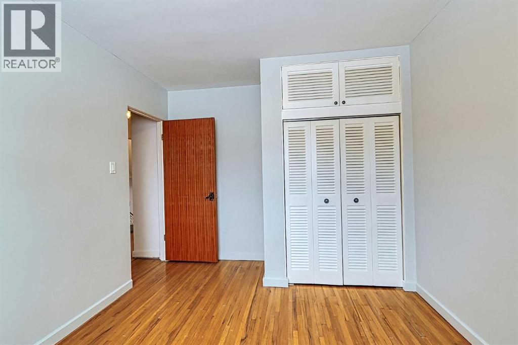 Single Family House 4 Level for Sale in  Wildwood Drive SW Wildwood Calgary 