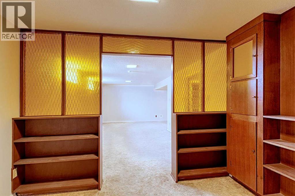 Single Family House 4 Level for Sale in  Wildwood Drive SW Wildwood Calgary 