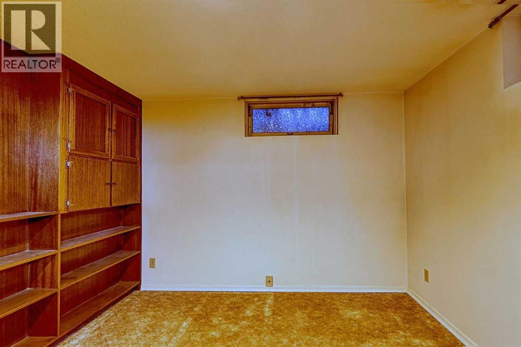 Single Family House 4 Level for Sale in  Wildwood Drive SW Wildwood Calgary 