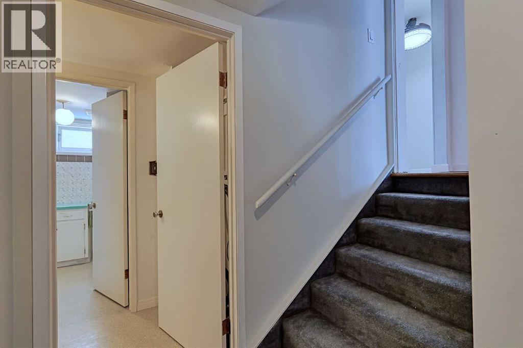 Single Family House 4 Level for Sale in  Wildwood Drive SW Wildwood Calgary 