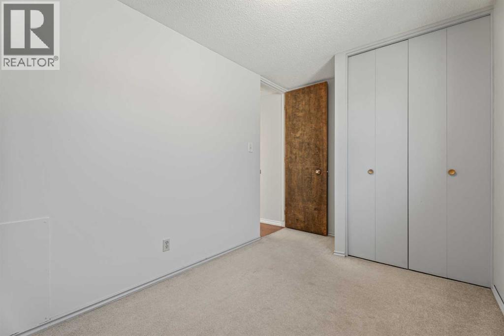 
          8 Van Horne Crescent Northeast
            <br/>
            <span>Calgary</span>
            , 
            <span>AB</span>
             <span>T2E6G9</span>
         - Photo 20