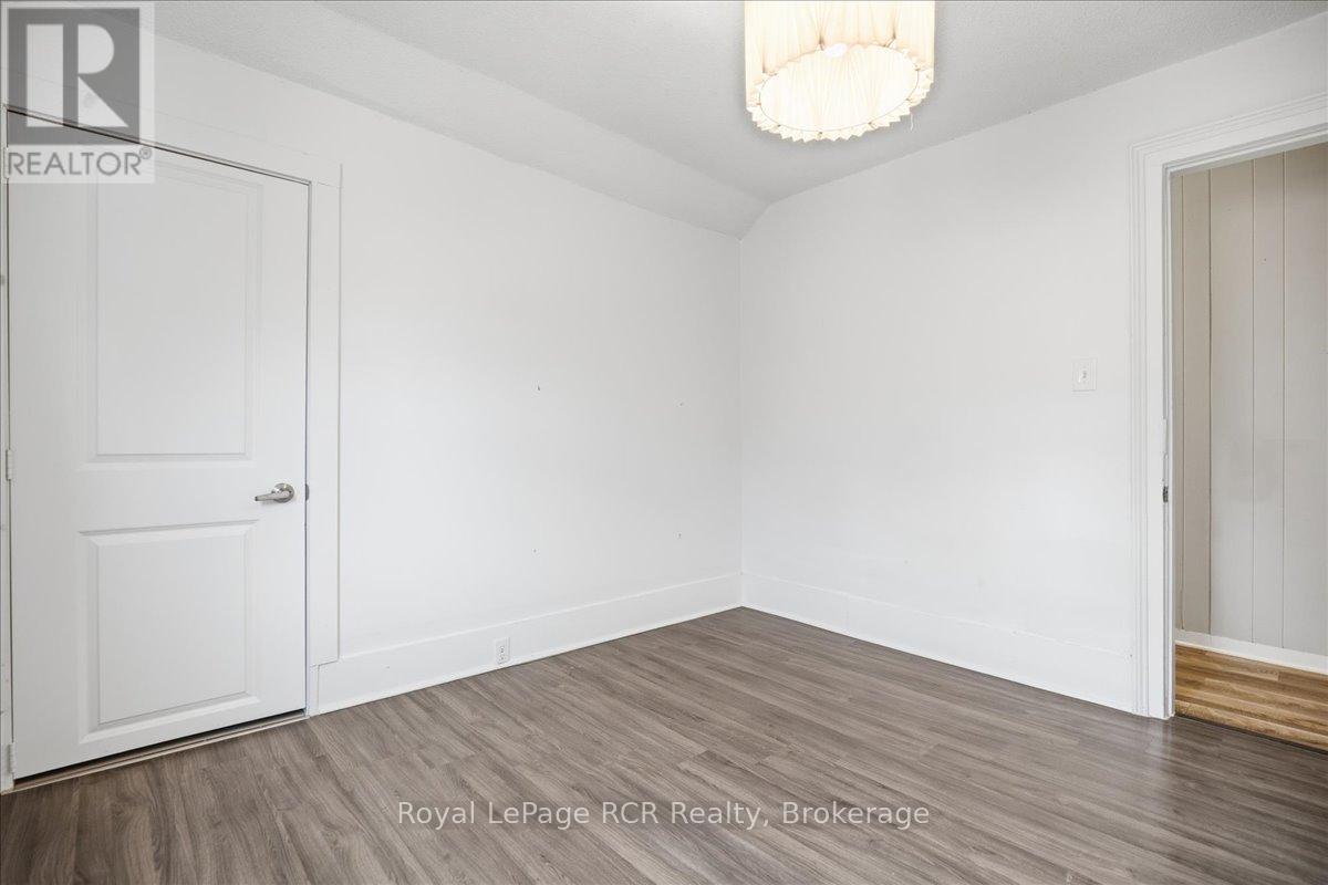 234 ELMA STREET E - 16