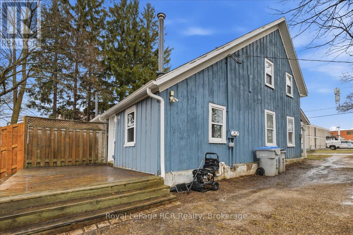 234 ELMA STREET E - 21