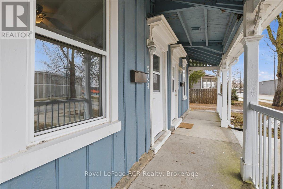 234 ELMA STREET E - 3