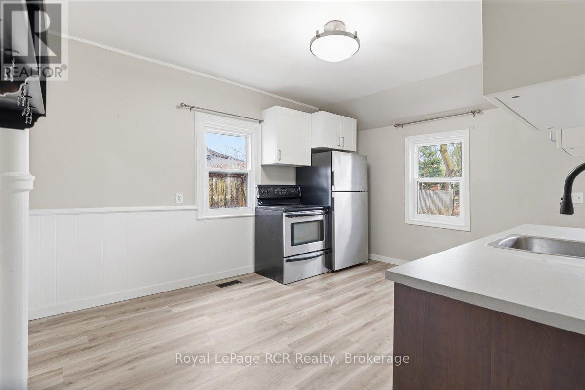 234 ELMA STREET E - 5