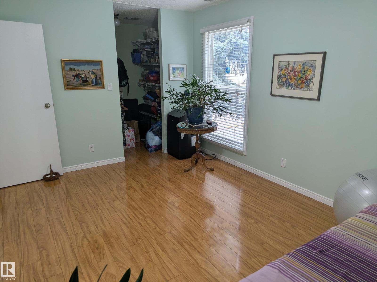 1870 111A ST NW, Edmonton