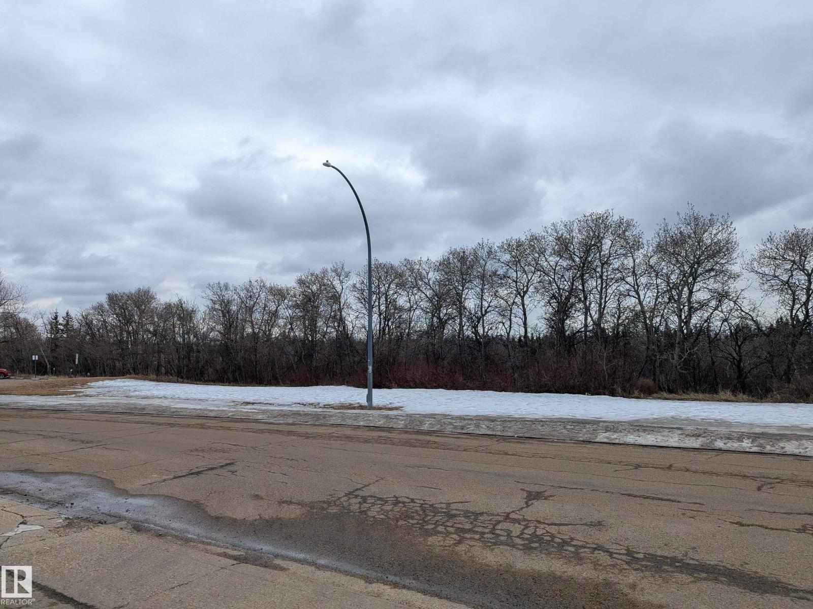 1870 111A ST NW, Edmonton