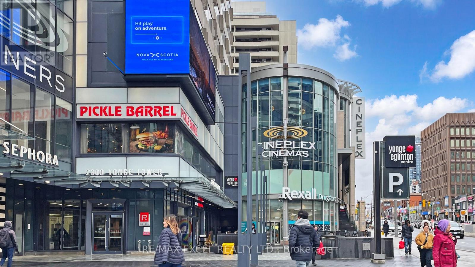 #2701 8 EGLINTON AVENUE E - 32
