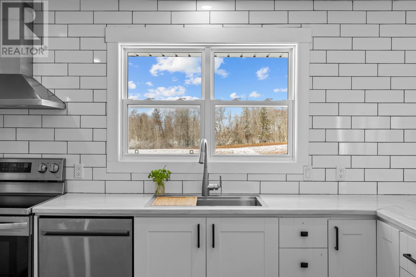 644 CRABBE ROAD - 10