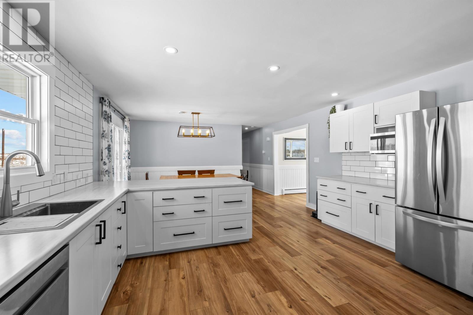 644 CRABBE ROAD - 13