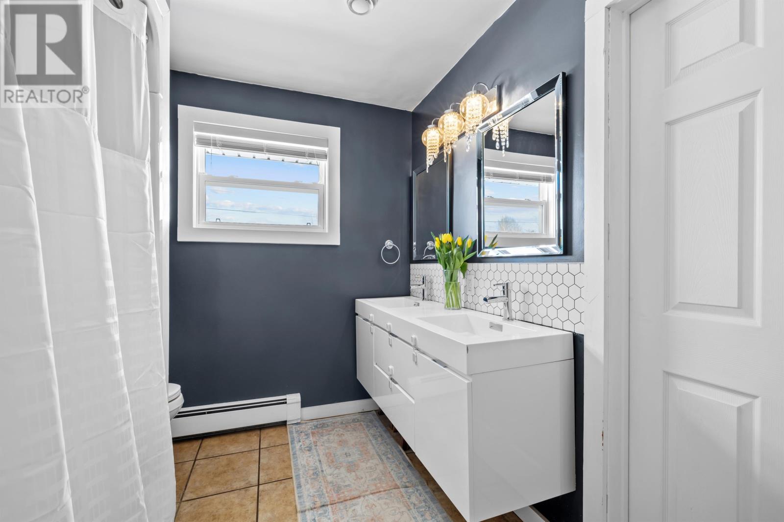 644 CRABBE ROAD - 18