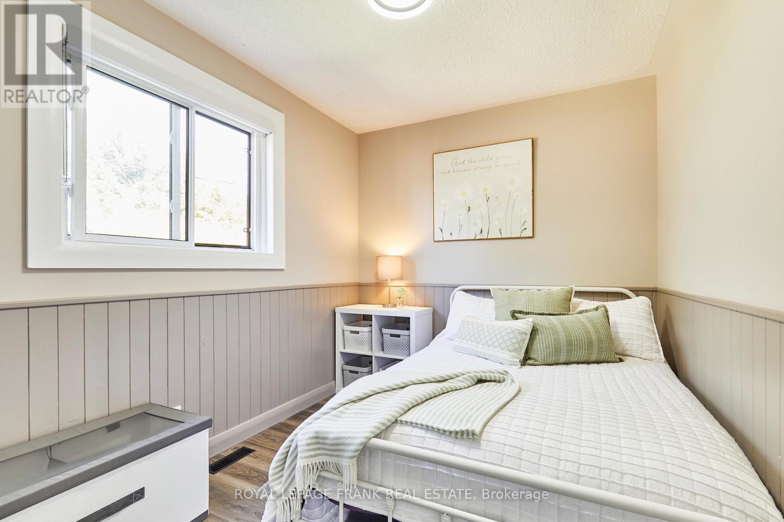 26 WAKEFORD ROAD - 29
