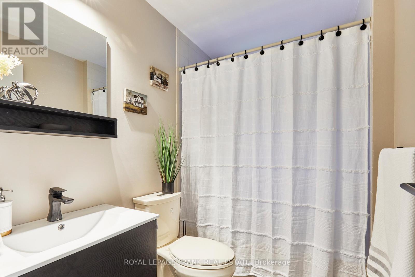 26 WAKEFORD ROAD - 37